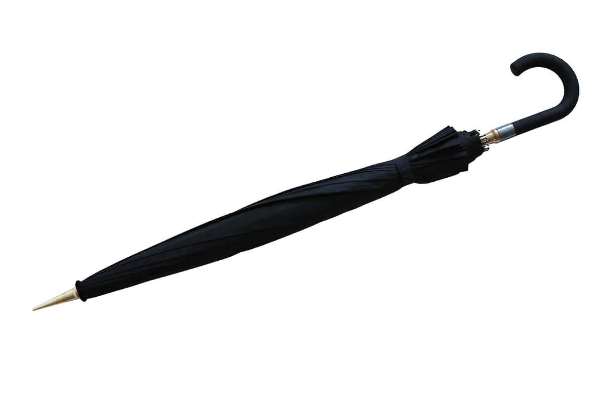 Kevésbé ismert titok: Mire szolgál az esernyők tetején lévő fémhegy?