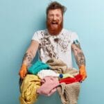 Se fehérítő, se szódabikarbóna: Egyszerű trükk a legmakacsabb foltok eltávolítására a ruhákból