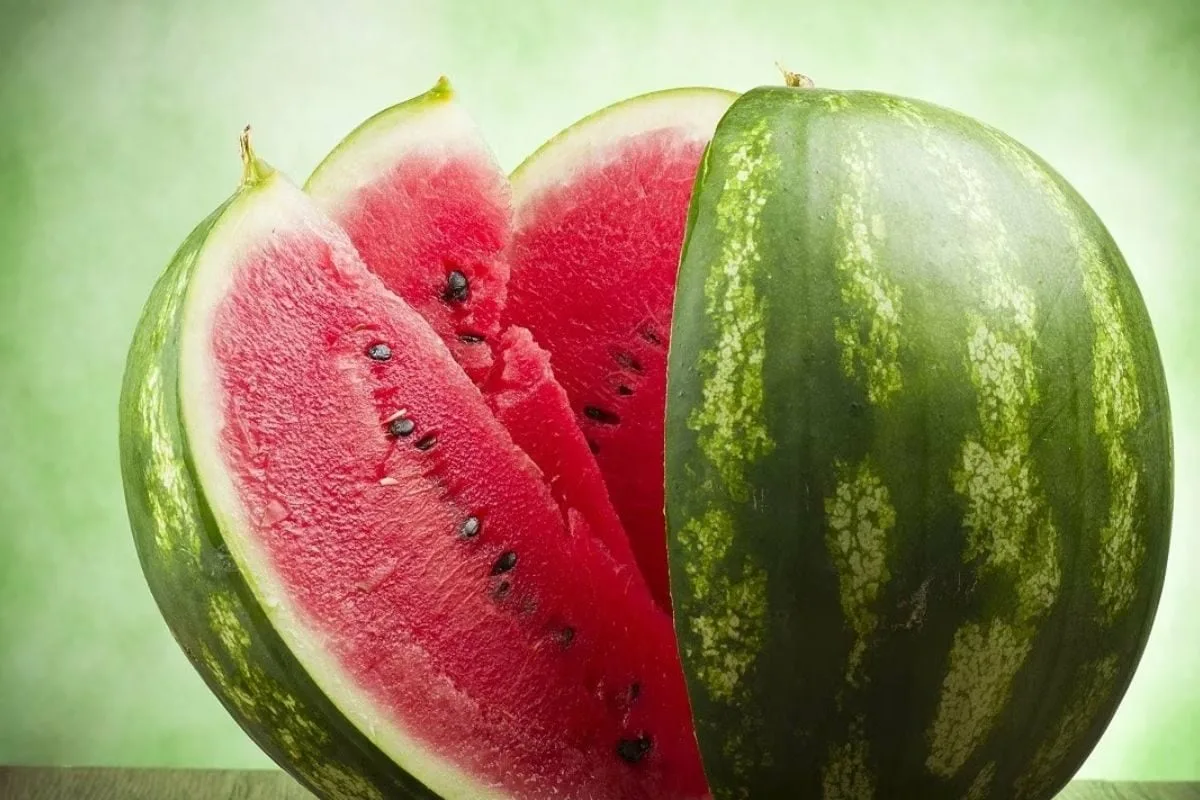 Nem 2 nap, nem egy hét: Meddig tárolható a friss görögdinnye a hűtőben?