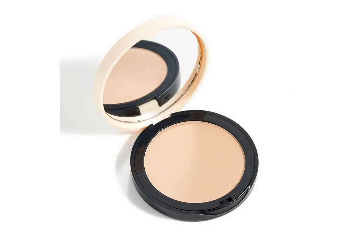 Hogyan tüntesd el az arc zsíros csillogását pillanatok alatt