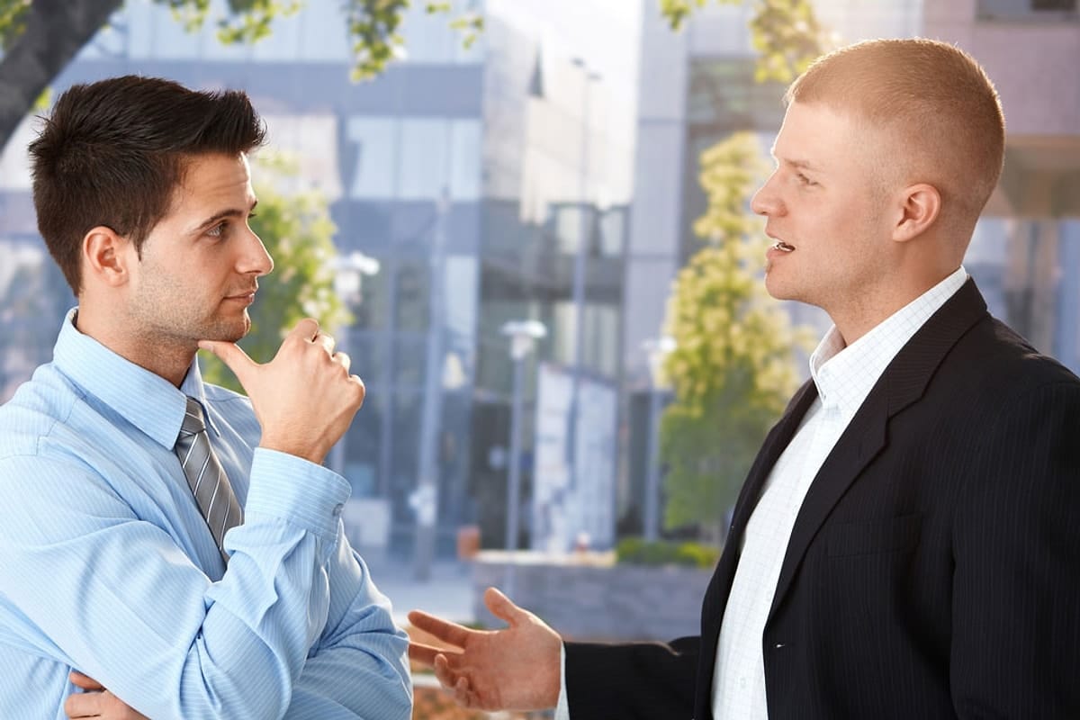 Hogyan kezeljük a vitákat békésen? Pszichológiai mondatok a harmonikus kommunikációért