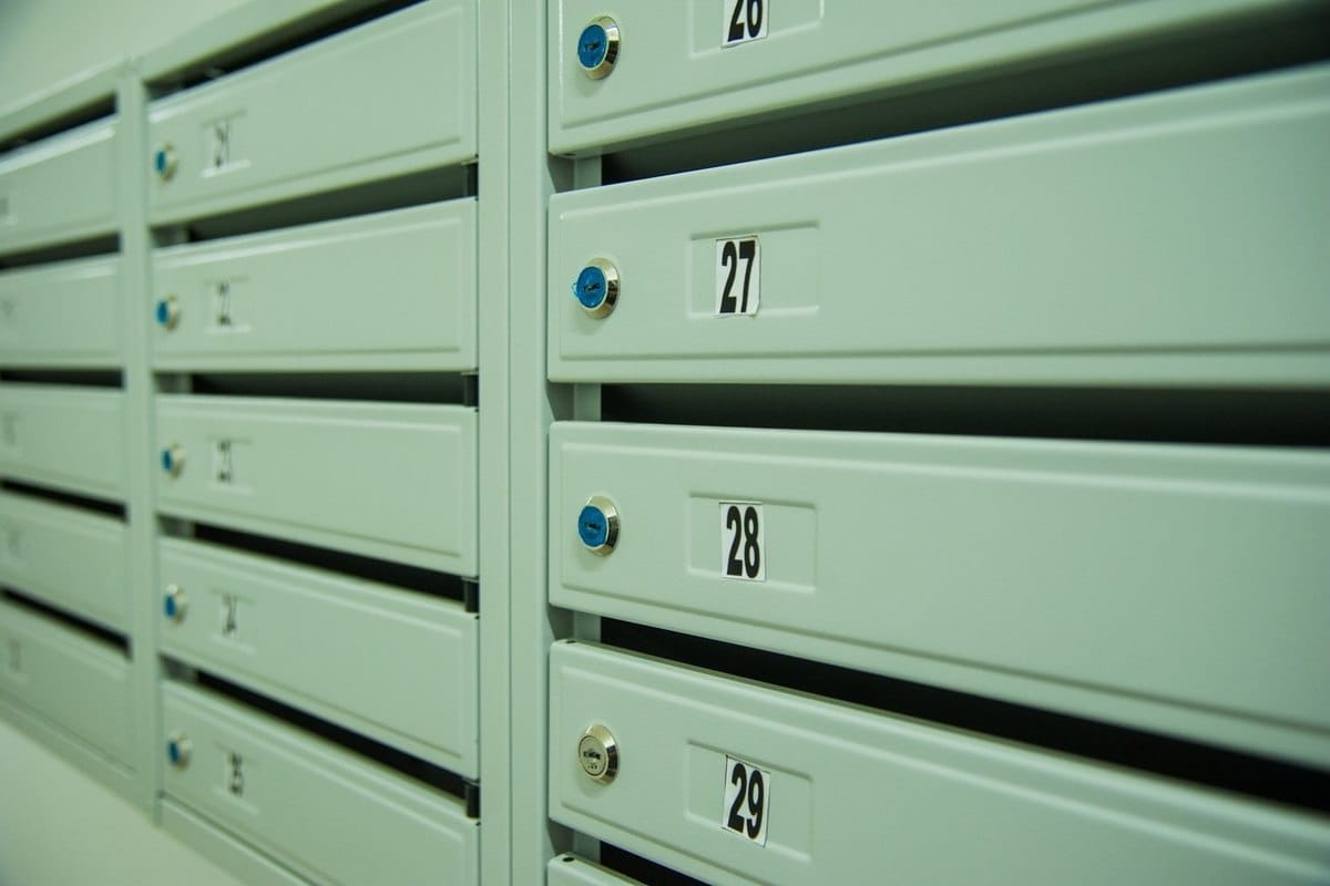 Öt hely, ahová soha ne rejtsd a kulcsodat – igen, a virágcserép a három legrosszabb között van!