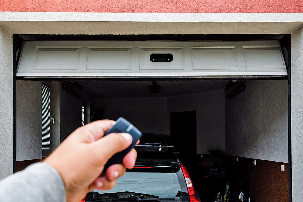 Öt hely, ahová soha ne rejtsd a kulcsodat – igen, a virágcserép a három legrosszabb között van!