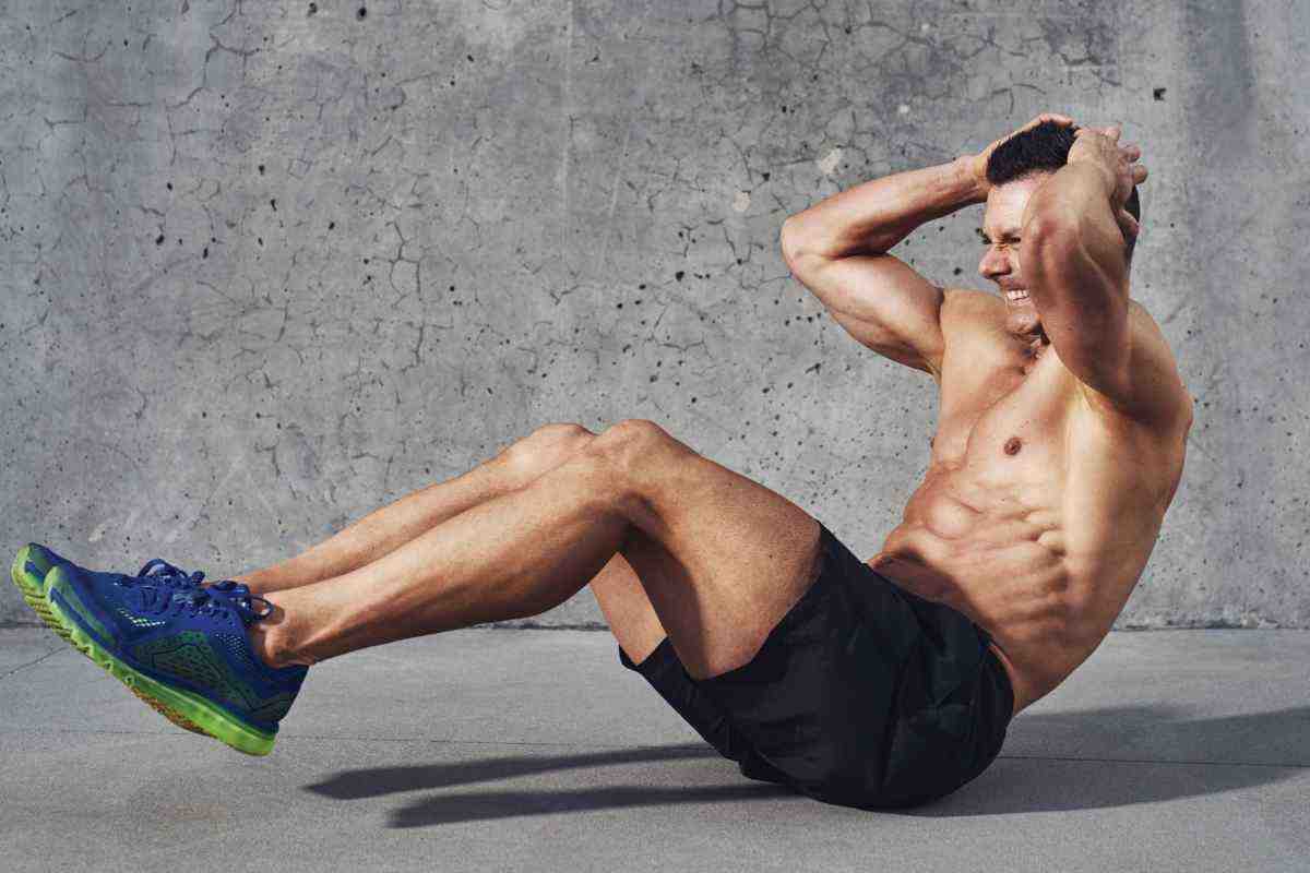 Hogyan erősítsd meg a hasizmaidat otthon 7 egyszerű, súlyok nélküli gyakorlattal