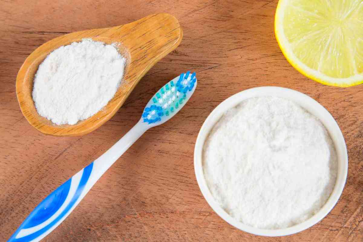 Házi Tisztítószer Villámgyorsan: Ragyogó Konyha és Fürdőszoba Egyszerűen