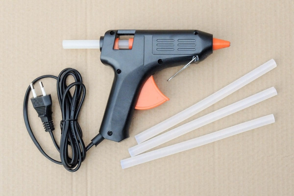 Egy kartoncső és egy műanyag fedél: készíts elegáns és gyönyörű dekorációt az otthonodba