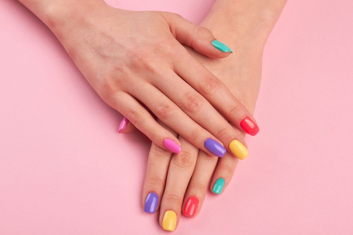 7 trendi manikűr rövid körmökre szeptemberre: praktikus, modern és stílusos ötletek az akril körmök helyett