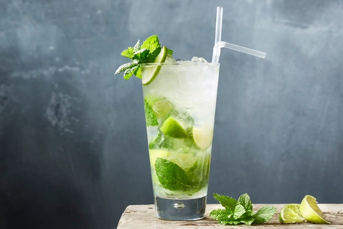 Hasznos és nyugtató: Miért válthatja fel a menta tea az esti kávét?