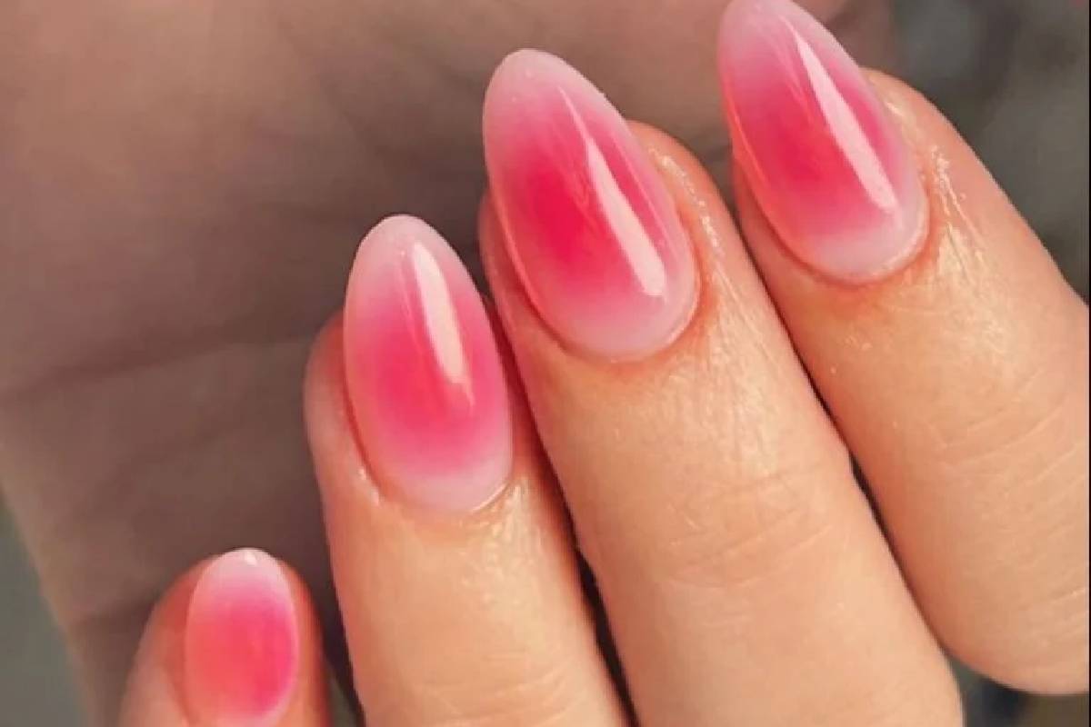 Milyen manikűr dizájnok és színek lesznek divatosak 2026 nyarán Magyarországon? Már most kipróbálhatod őket!