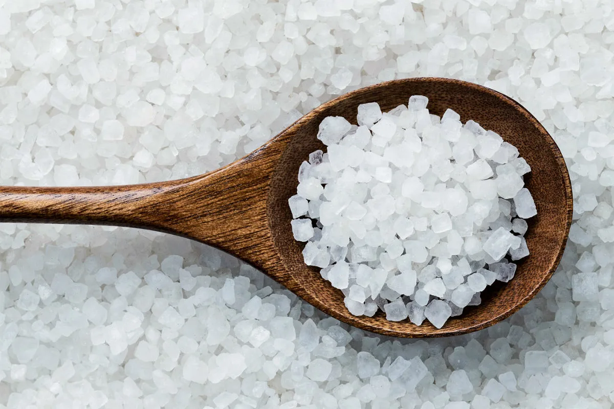 Egyszerű és megbízható módszer az öntöttvas serpenyők tisztítására, jobb, mint a szappannal