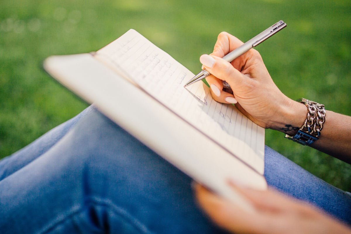 Miért örülünk mások kudarcának? Egy pszichológus két fő okot nevezett meg