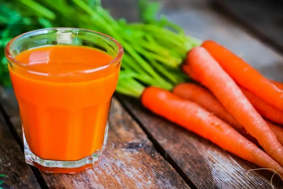 Miért érdemes minden nap egy pohár sárgarépalevet inni?