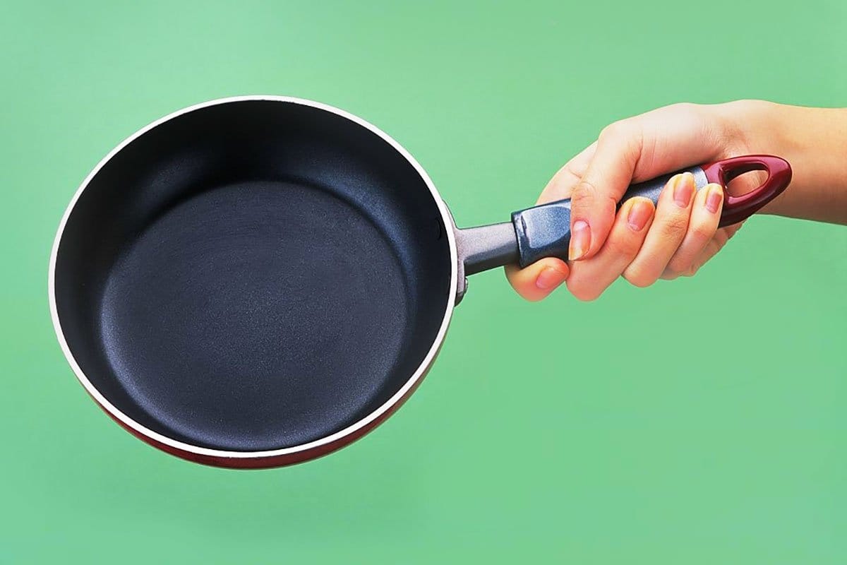 Könnyen tisztítsd meg az odaégett serpenyőt ragyogóra: Egyszerű házi módszer