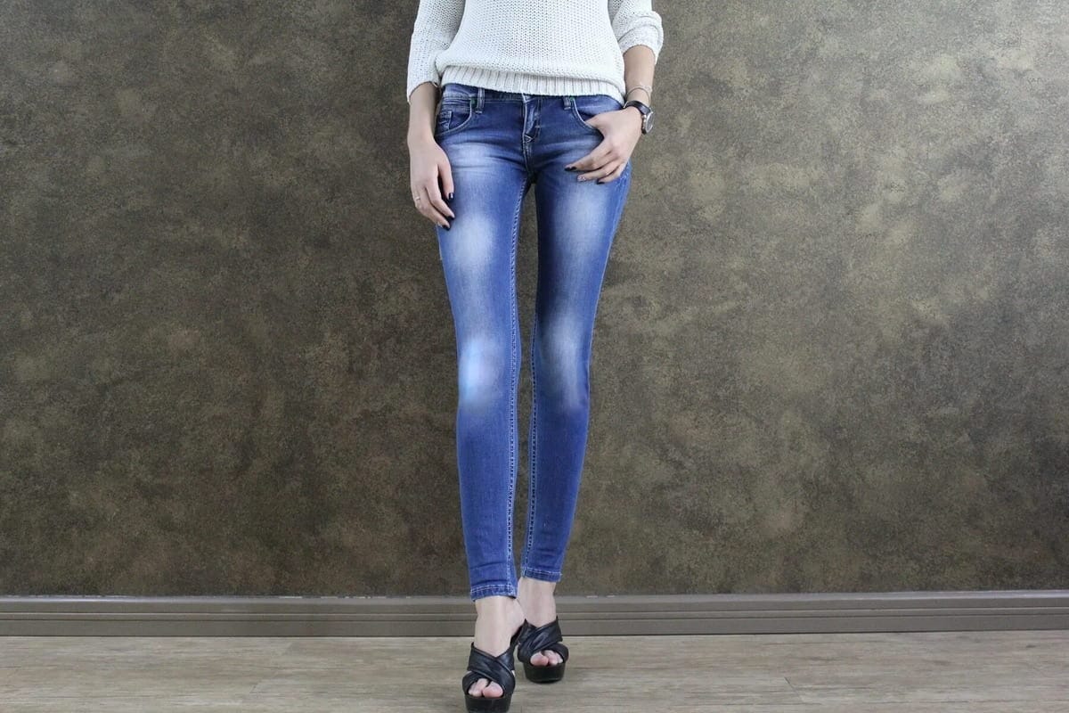 Három hiba, ami olcsóbbá teszi a megjelenésed – és hogyan kerüld el őket hétköznapi ruhákban is