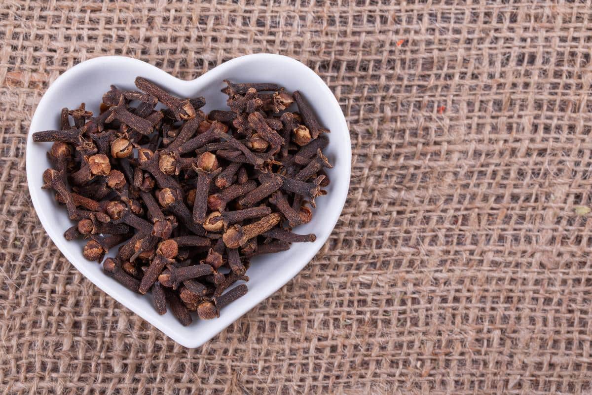 Búcsú a drága kezelésektől: természetes sampon recept a korpamentes, dús hajért