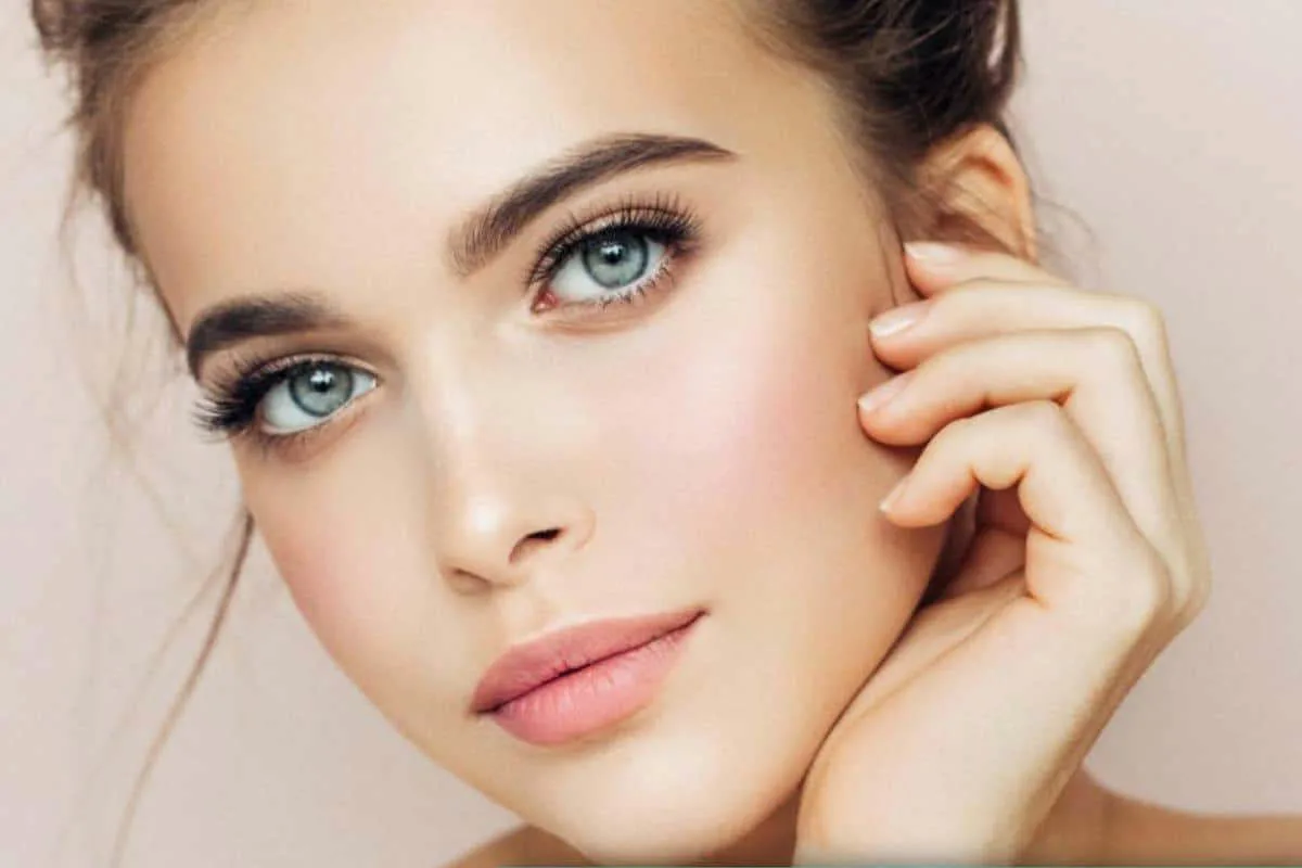 Viszlát, műszempillák: Ez a sminktrend természetes és lenyűgöző tekintetet biztosít 2025-ben