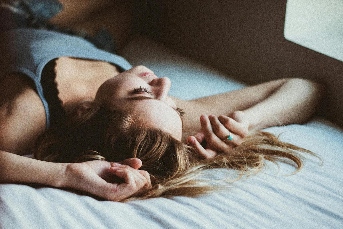 Miért nem szabad vizes hajjal aludni?