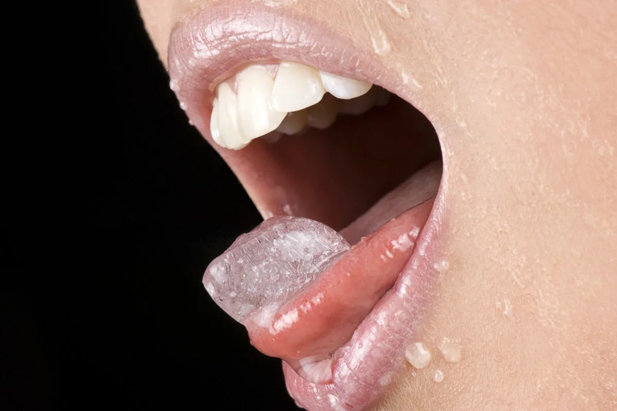 Kevesen Tudják: Miért Ragad a Nyelv a Jéghez?