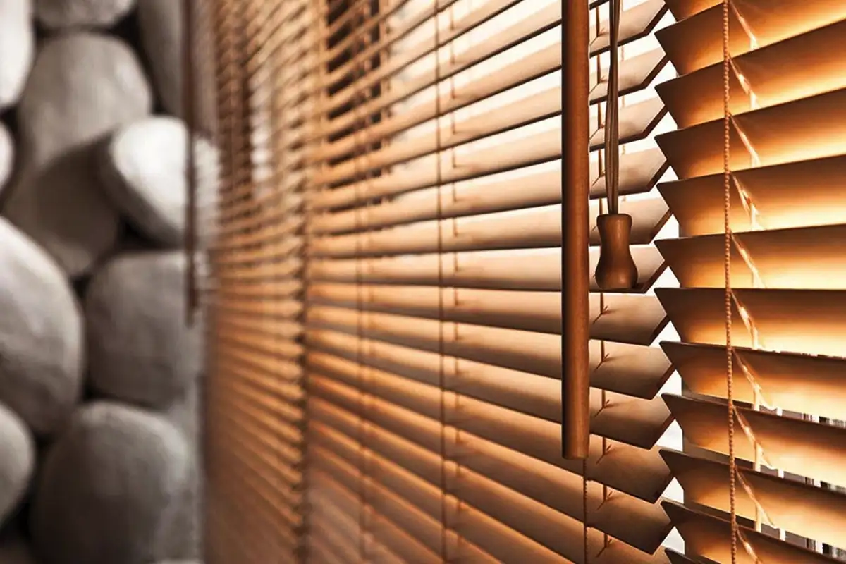 Így Tisztítsd a Redőnyöket Szódabikarbóna és Alkohol Nélkül!