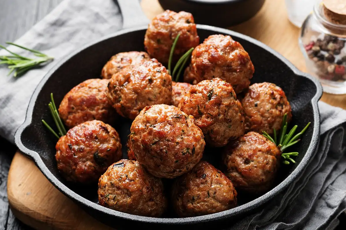 Szaftos fasírt, amit mindenki imád: Egy filléres hozzávaló a titok