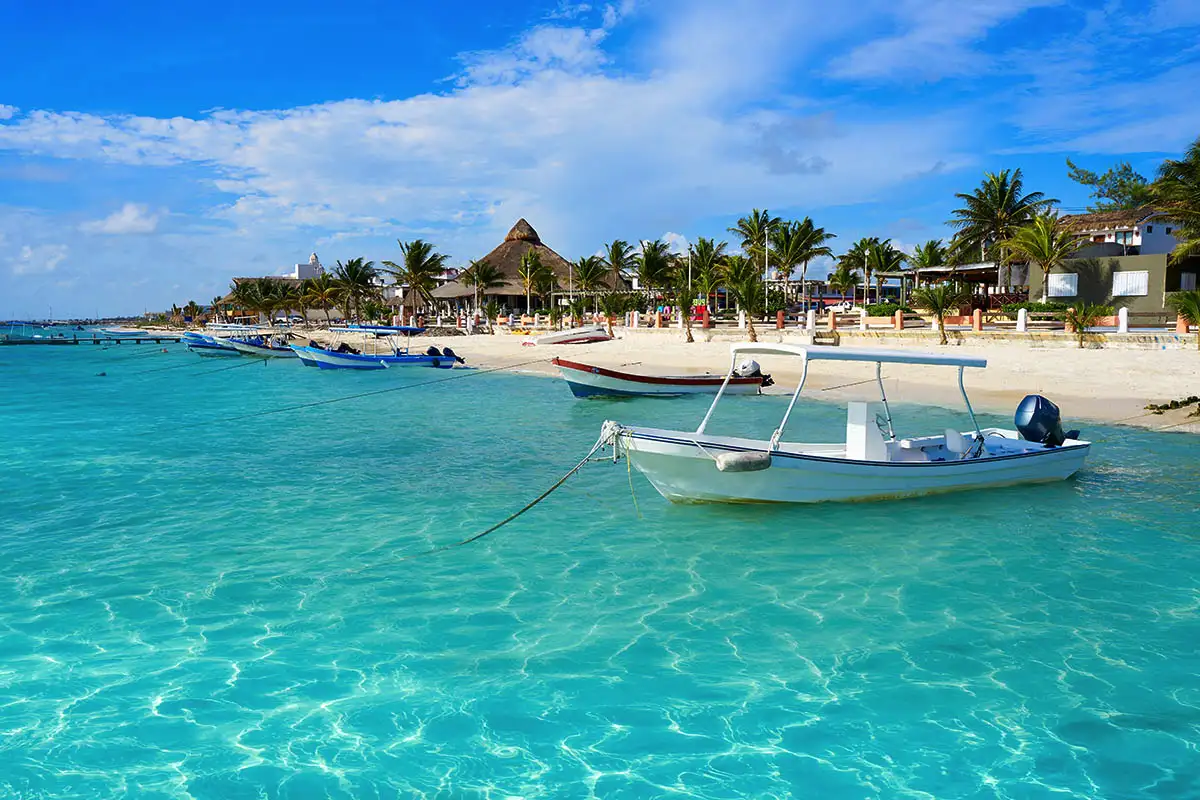 Trópusi Nyaralás: Puerto Morelos, a Mexikói Paradicsom, Ahol Októberben 31 °C Vár