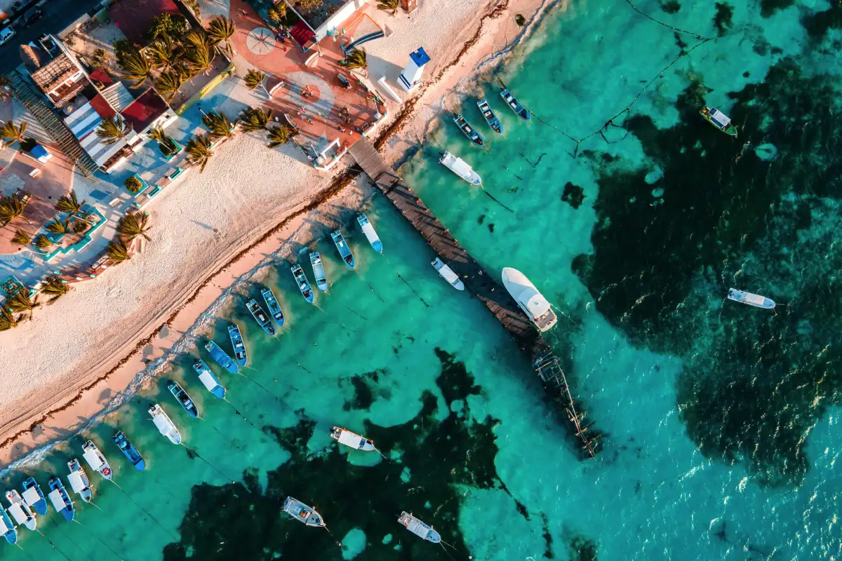 Trópusi Nyaralás: Puerto Morelos, a Mexikói Paradicsom, Ahol Októberben 31 °C Vár