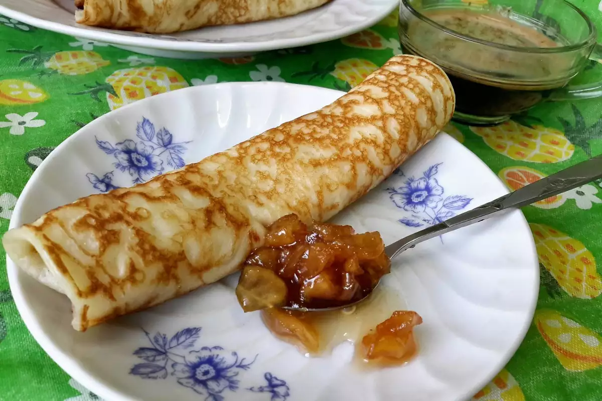 Édes palacsinta baracklekvárral – az ízek, amik a gyerekkort idézik