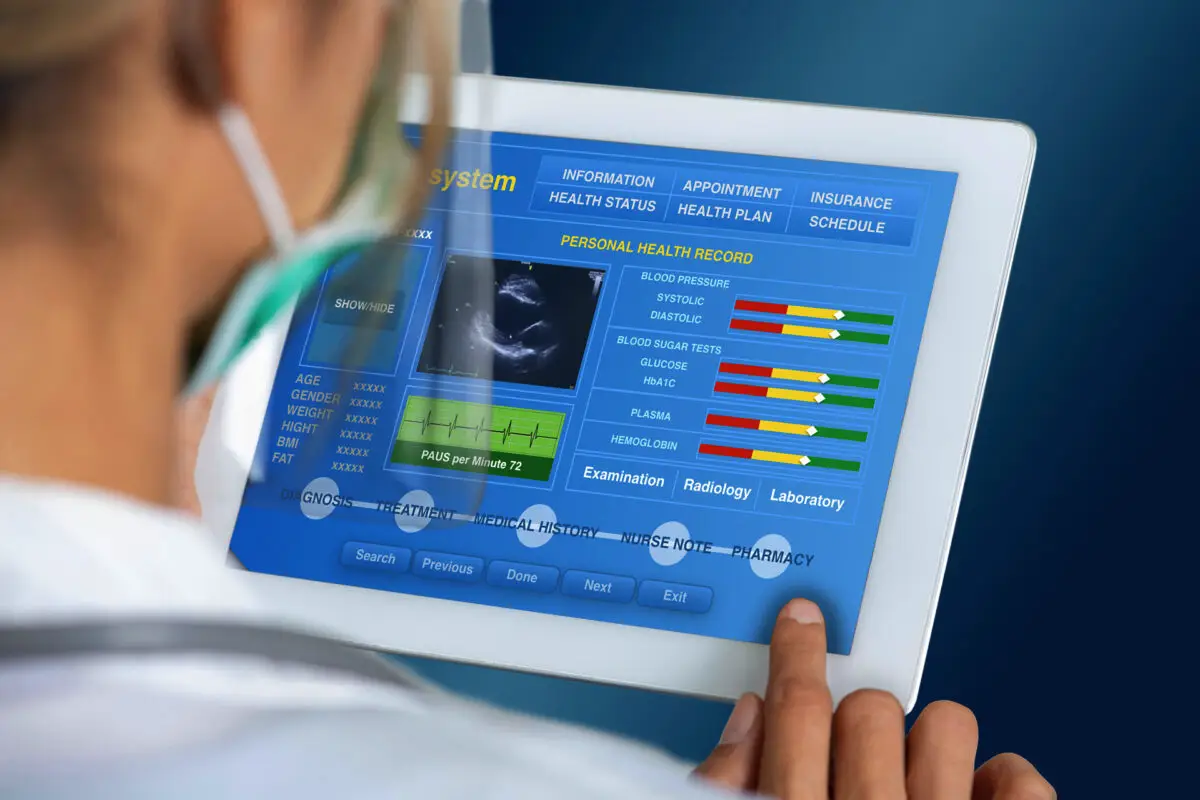 Új technológiák a kórházakban: a no-show csökkentése digitális értesítésekkel és okok elemzésével