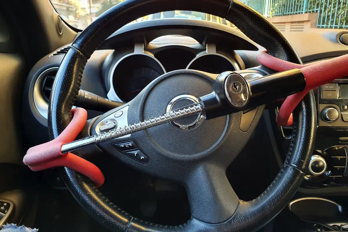 Miért váltak veszélyesebbé a magyar parkolók: védd meg az autót 2-3 perc alatt