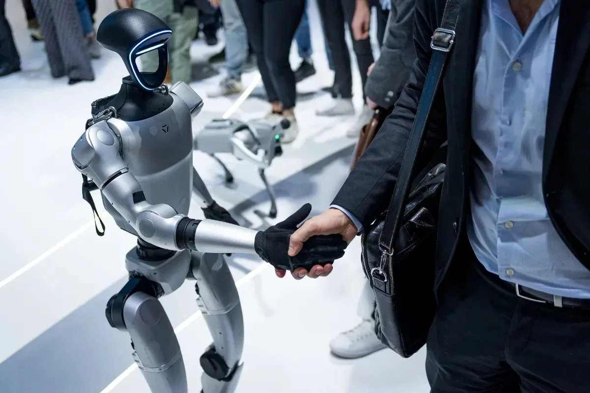 NEO robot: a humanoid segítő, aki megváltoztatja a háztartást