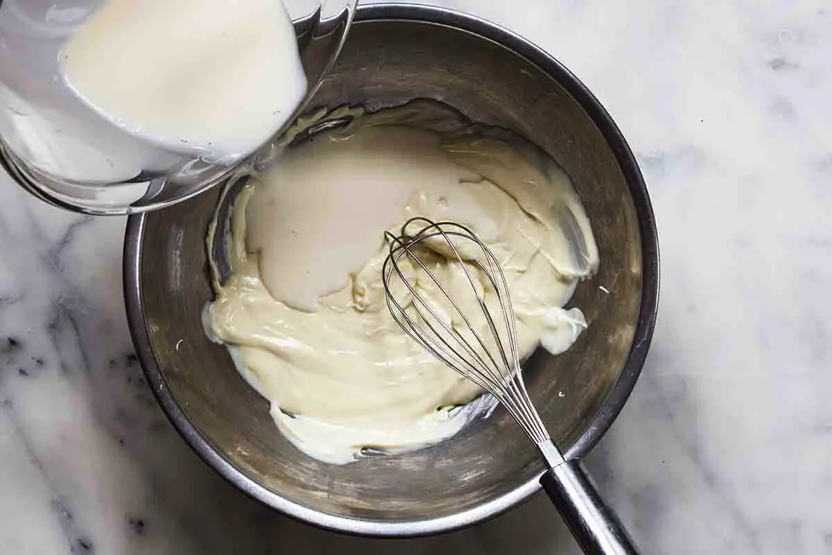 Fehércsokoládés trüffel sűrített tejjel: a legpuhább recept 4 hozzávalóból