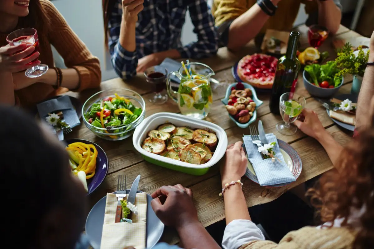 Új szokások a konyhában: kevesebb házi vacsora, több készétel – felmérés mutatja a változást